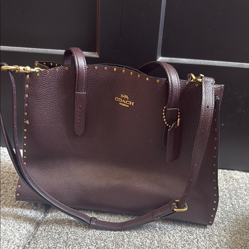 Coach bag with gold detail